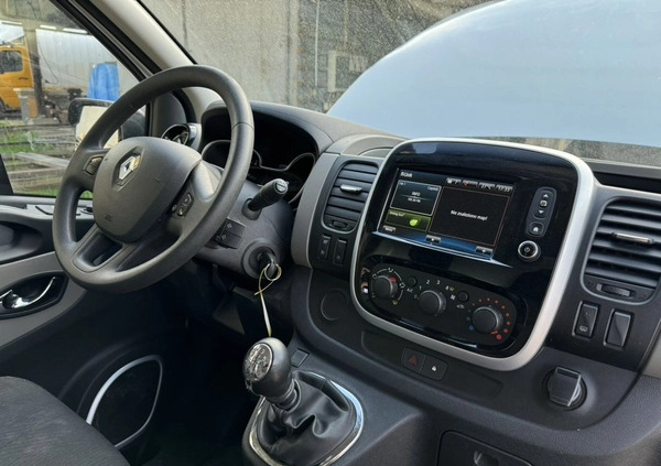 Renault Trafic cena 32900 przebieg: 107342, rok produkcji 2018 z Zduńska Wola małe 742